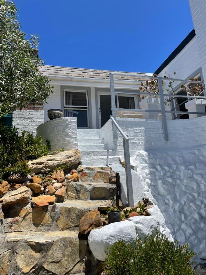 Sail Away Studios Simonʼs Town Exterior foto